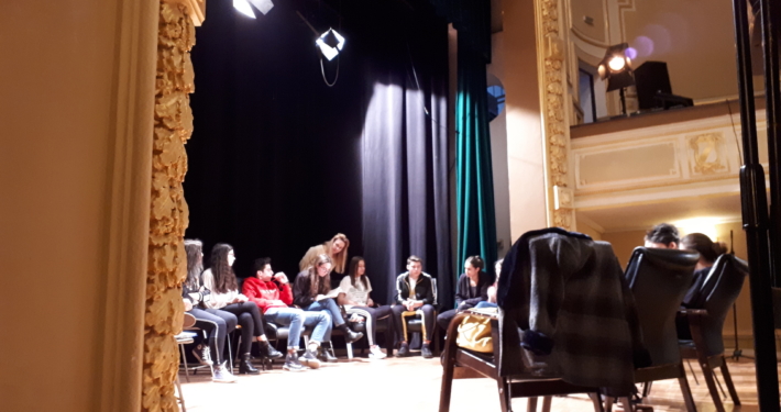 Un Spectacol al Tinerilor